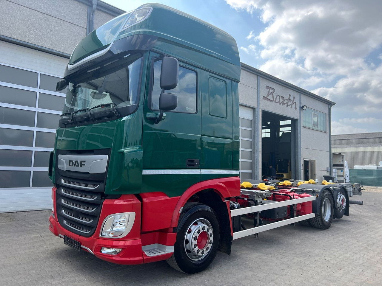 DAF XF 480 FAN SSC BDF C715/745 + Intarder + 2x Tank - Konteinerveduk/ Tõstukiga veoauto: pilt 3 DAF XF 480 FAN SSC BDF C715/745 + Intarder + 2x Tank - Konteinerveduk/ Tõstukiga veoauto: pilt 3