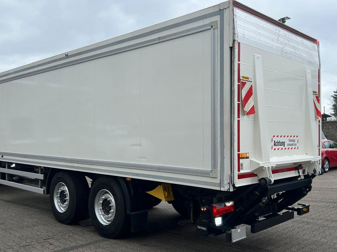 Mercedes-Benz Actros 2543 Komplettzug Voll-Luft - Lange Koffer - Kasti veoauto: pilt 4 Mercedes-Benz Actros 2543 Komplettzug Voll-Luft - Lange Koffer - Kasti veoauto: pilt 4