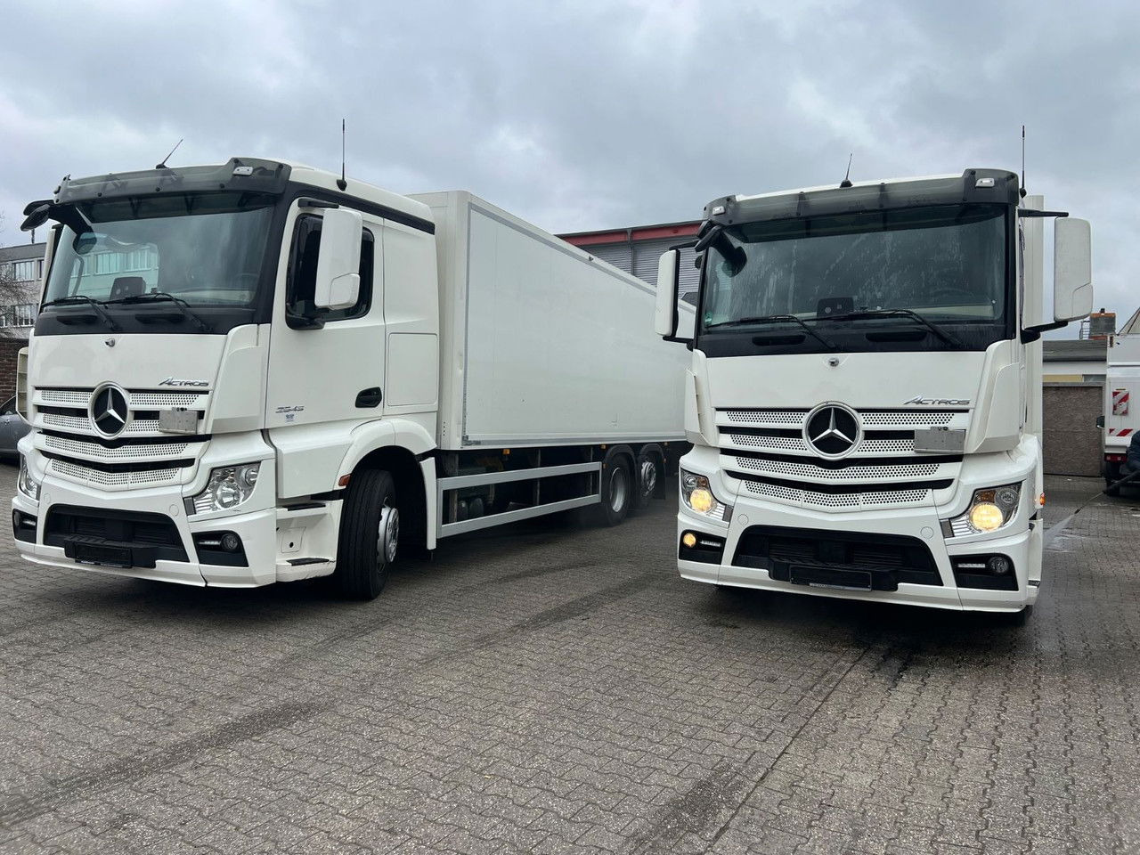 Mercedes-Benz Actros 2543 LBW Voll-Luft-Gefed-Lang Kof - Kasti veoauto: pilt 1 Mercedes-Benz Actros 2543 LBW Voll-Luft-Gefed-Lang Kof - Kasti veoauto: pilt 1