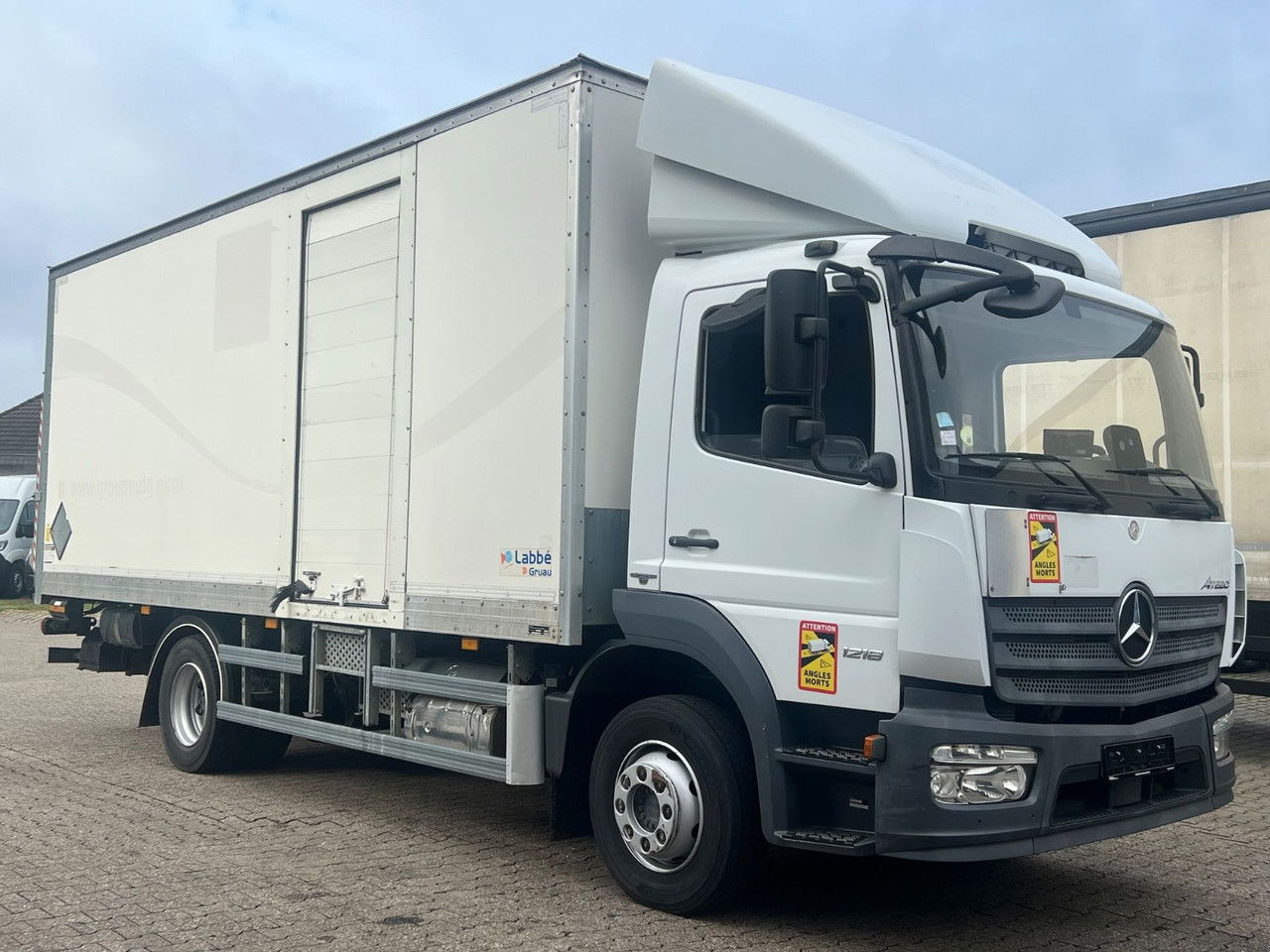 Mercedes-Benz Atego 1218 L Classic-Vermietung möglich-ADR-LBW - Kasti veoauto: pilt 2 Mercedes-Benz Atego 1218 L Classic-Vermietung möglich-ADR-LBW - Kasti veoauto: pilt 2