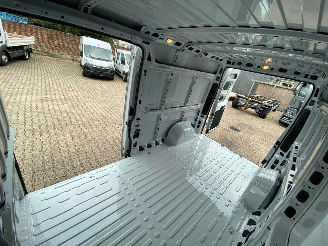 Opel Movano Cargo - Kaubik: pilt 5 Opel Movano Cargo - Kaubik: pilt 5