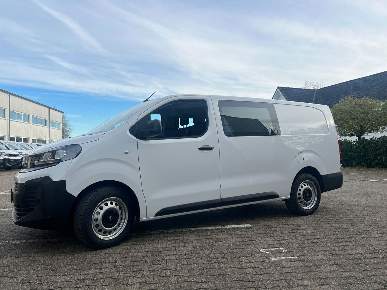 Opel Vivaro Flex L3 6 Sitze Allwetter AHK Rückfahrka - Väike kaubik: pilt 3 Opel Vivaro Flex L3 6 Sitze Allwetter AHK Rückfahrka - Väike kaubik: pilt 3