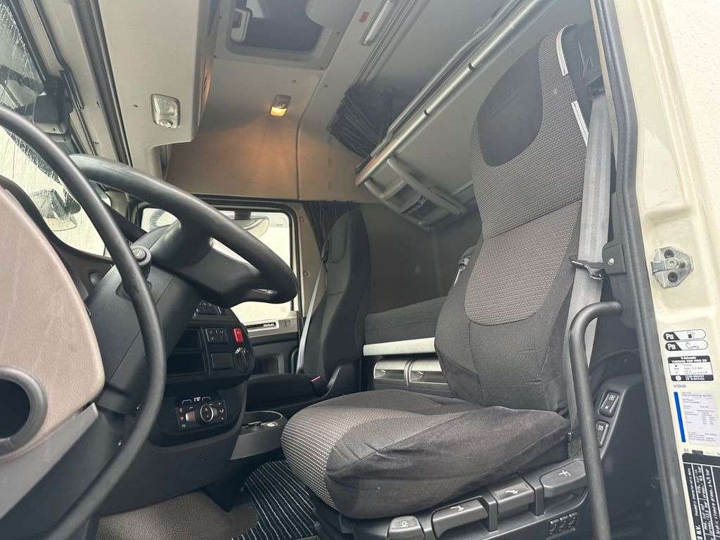DAF XF 460 SpaceCab Retarder TÜV neu - Konteinerveduk/ Tõstukiga veoauto: pilt 5 DAF XF 460 SpaceCab Retarder TÜV neu - Konteinerveduk/ Tõstukiga veoauto: pilt 5
