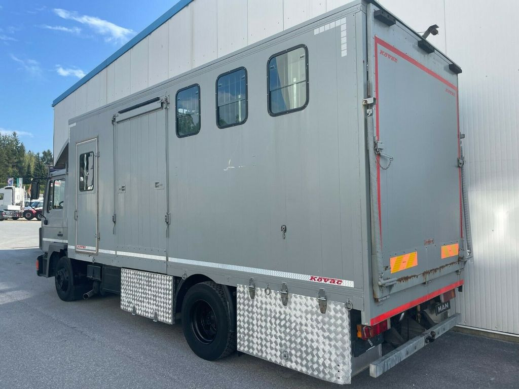 MAN 12.192 Pferdetransporter MAN 12.192 Pferdetransporter - Hobuseauto: pilt 4 MAN 12.192 Pferdetransporter MAN 12.192 Pferdetransporter - Hobuseauto: pilt 4
