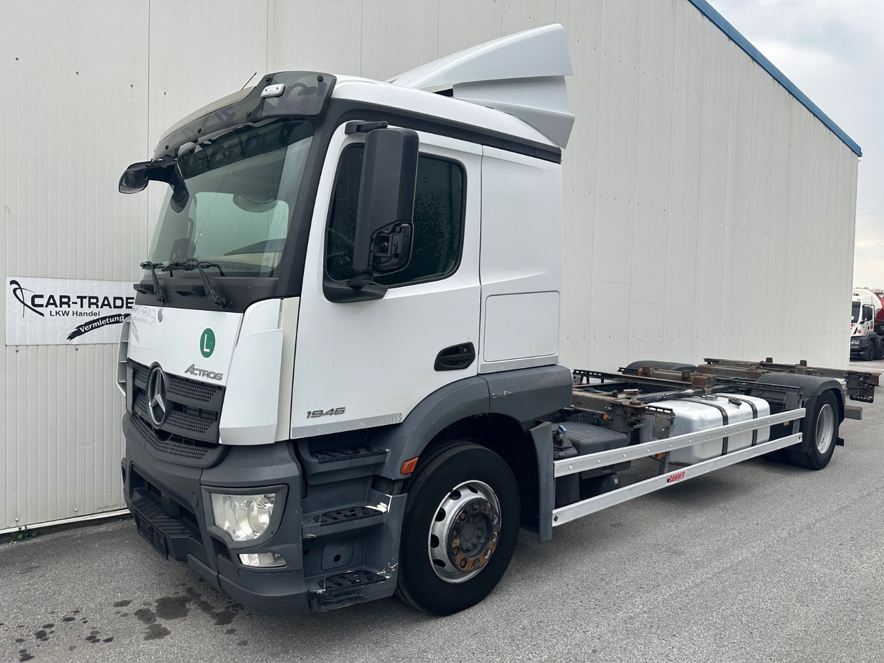 Mercedes-Benz Actros 1946 - Konteinerveduk/ Tõstukiga veoauto: pilt 1 Mercedes-Benz Actros 1946 - Konteinerveduk/ Tõstukiga veoauto: pilt 1