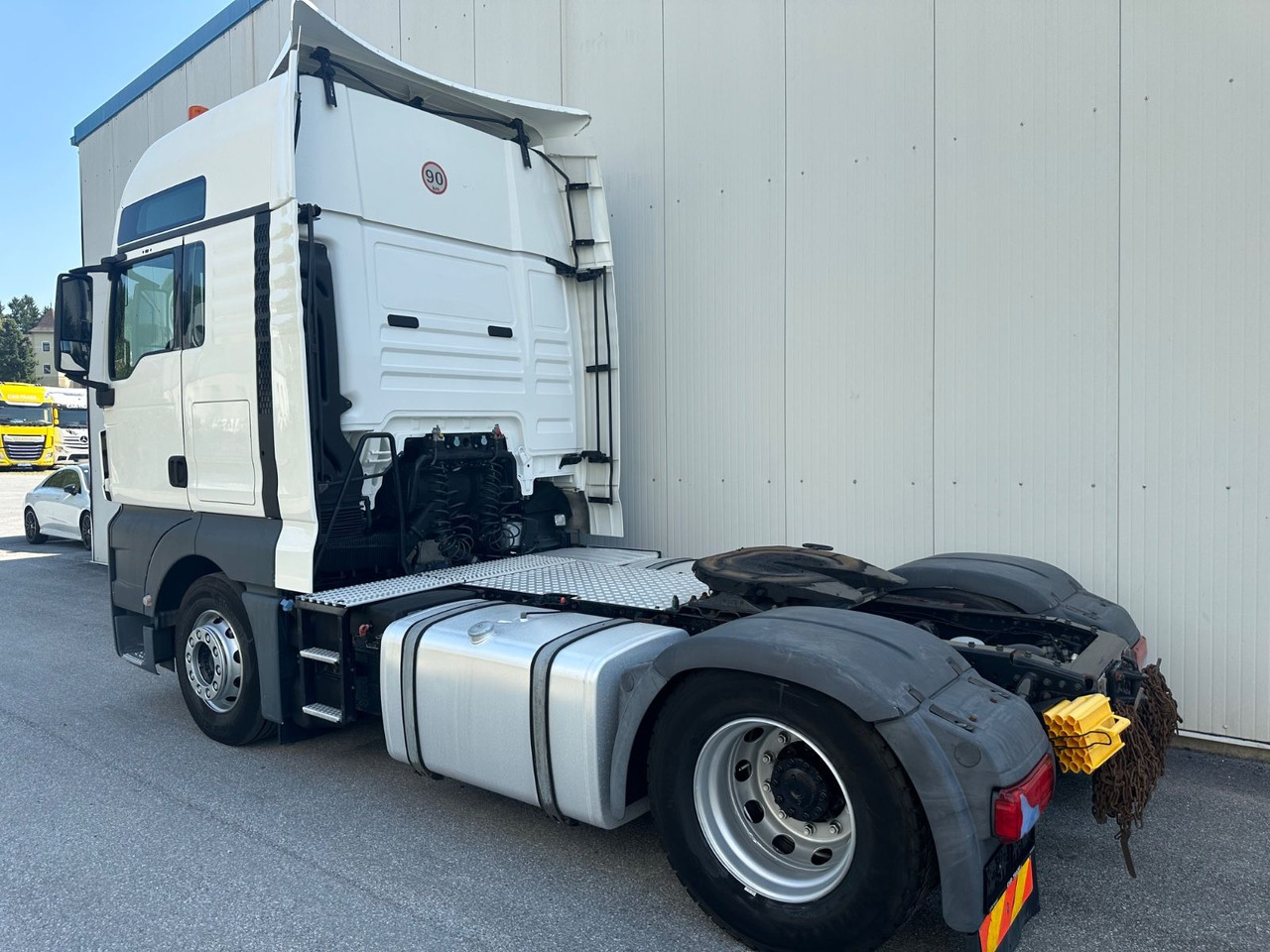 MAN TGX 18.460 XXL Intarder/Standklima - Sadulveok: pilt 4 MAN TGX 18.460 XXL Intarder/Standklima - Sadulveok: pilt 4