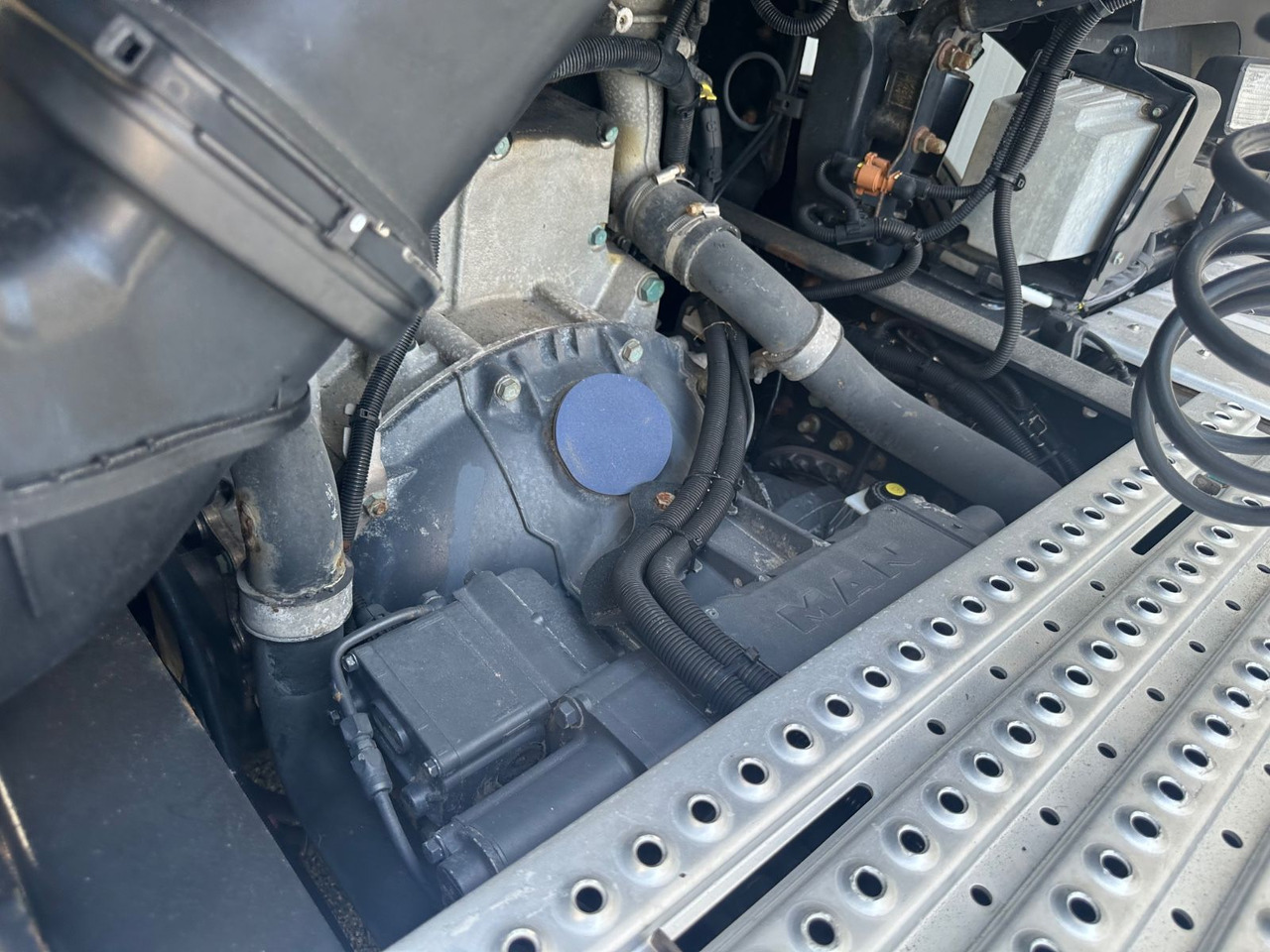 MAN TGX 18.460 XXL Intarder/Standklima - Sadulveok: pilt 5 MAN TGX 18.460 XXL Intarder/Standklima - Sadulveok: pilt 5