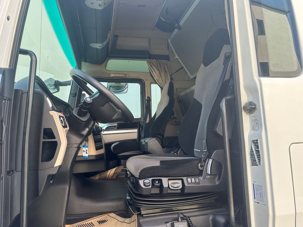 MAN TGX 18.460 XXL Intarder/Standklima - Sadulveok: pilt 5 MAN TGX 18.460 XXL Intarder/Standklima - Sadulveok: pilt 5