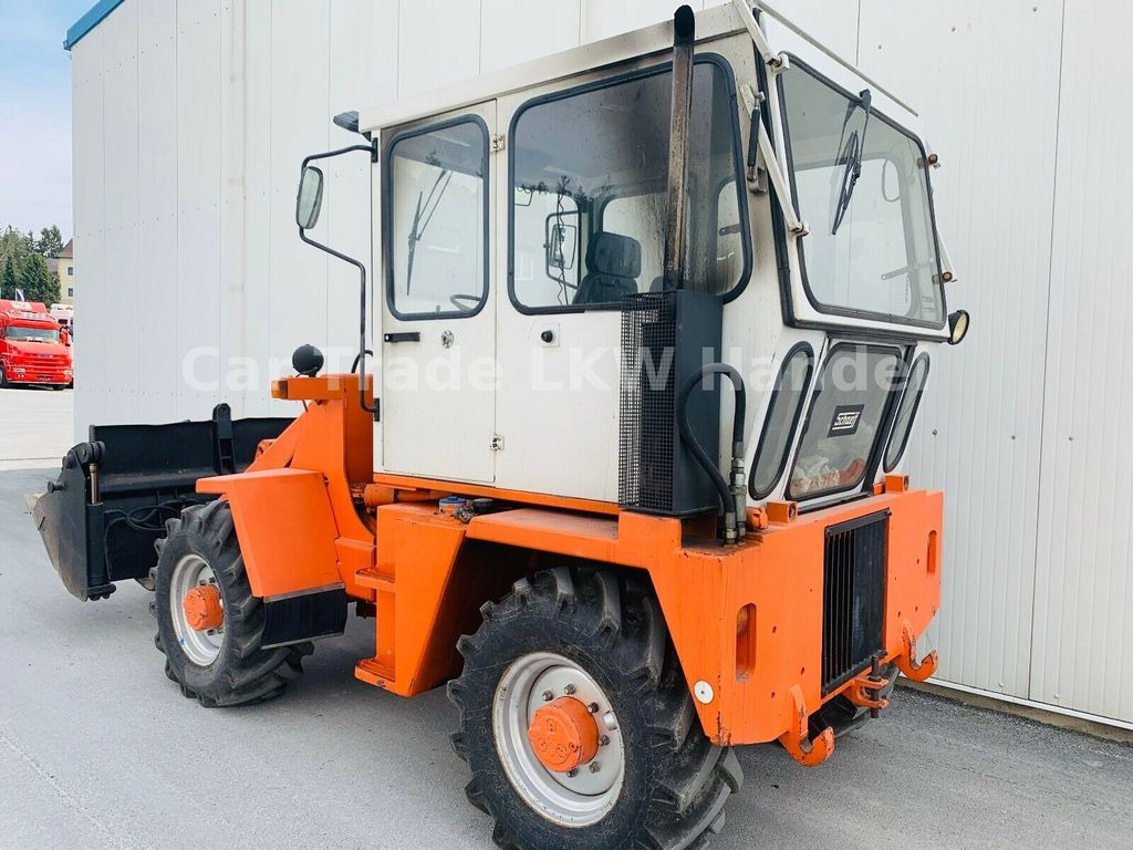 Schaeff SKB 902 - Ekskavaator-laadur: pilt 4 Schaeff SKB 902 - Ekskavaator-laadur: pilt 4