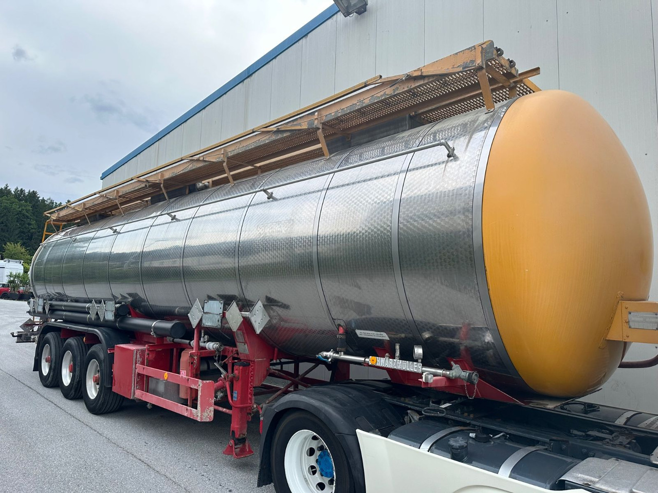 Schwarzmüller Chemi L4BH 42050L Lift BPW - Tsistern poolhaagis: pilt 2 Schwarzmüller Chemi L4BH 42050L Lift BPW - Tsistern poolhaagis: pilt 2