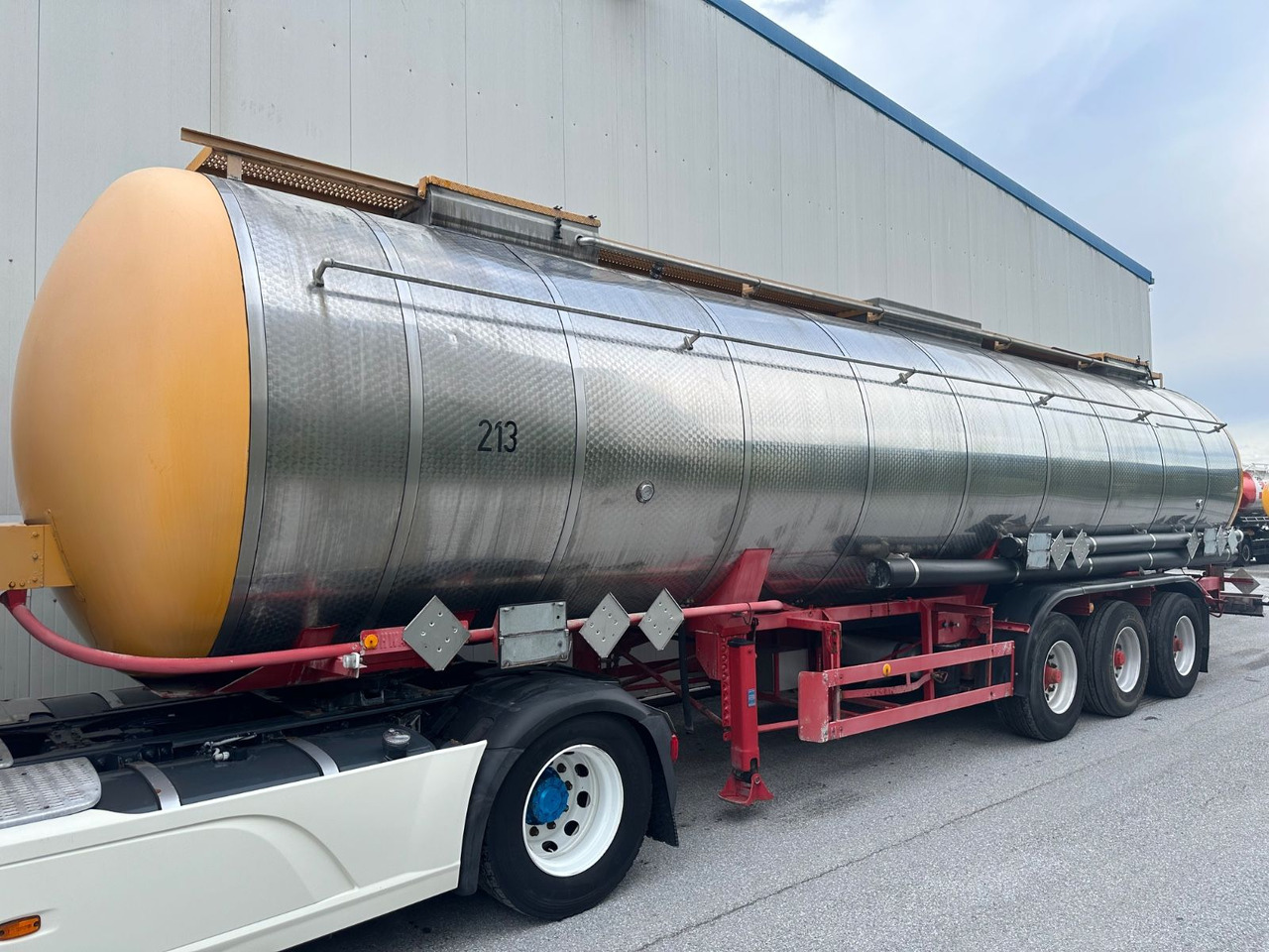 Schwarzmüller Chemi L4BH 42050L Lift BPW - Tsistern poolhaagis: pilt 1 Schwarzmüller Chemi L4BH 42050L Lift BPW - Tsistern poolhaagis: pilt 1