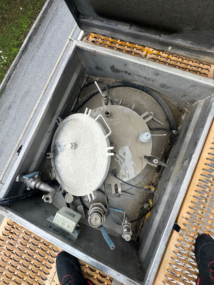 Schwarzmüller Chemi L4BH 42050L Lift BPW - Tsistern poolhaagis: pilt 5 Schwarzmüller Chemi L4BH 42050L Lift BPW - Tsistern poolhaagis: pilt 5