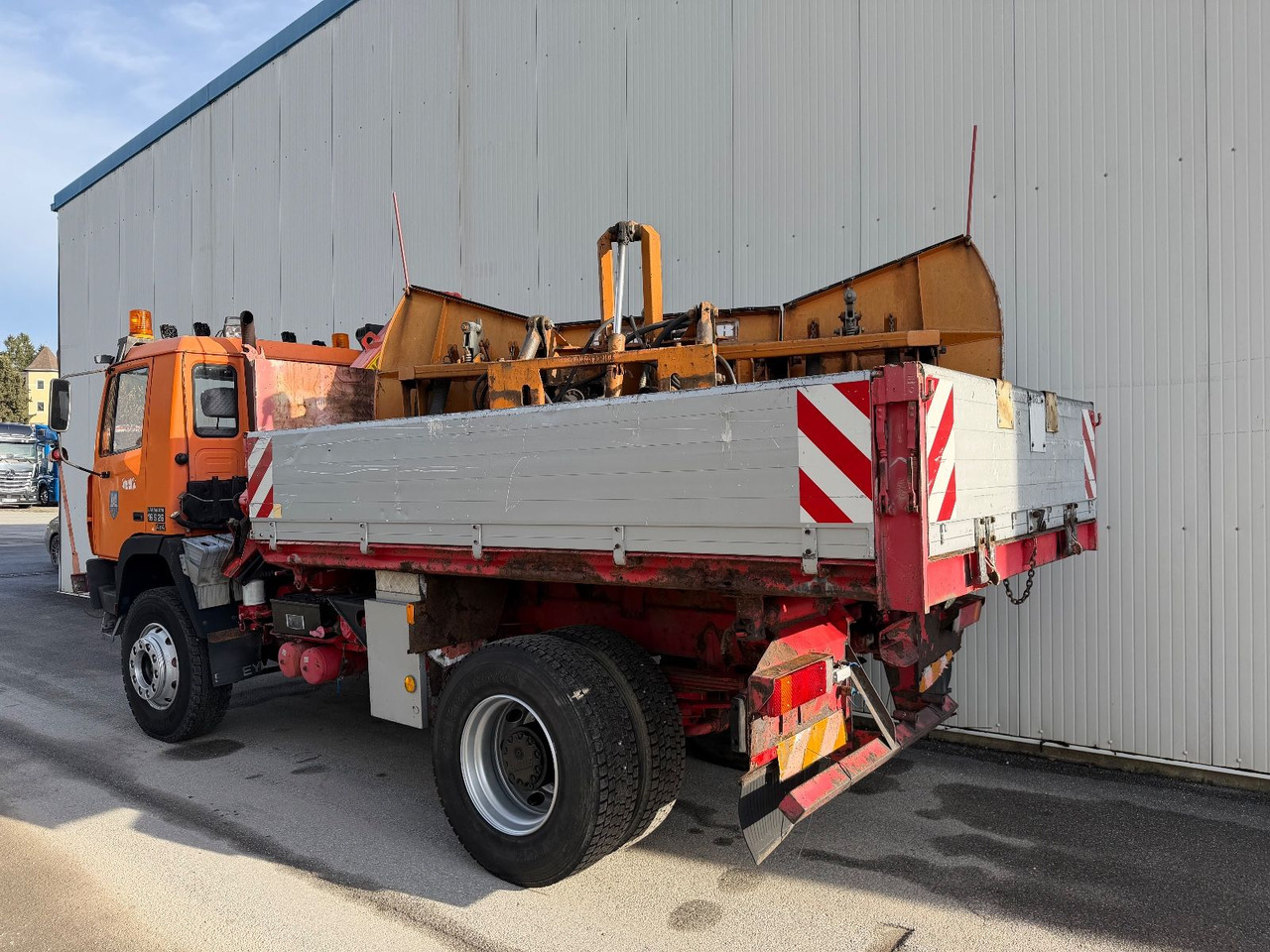 Steyr 16S26 4x4 Kipper/Kran/Schneeschild - Kallurauto, Kraanaga veoauto: pilt 3 Steyr 16S26 4x4 Kipper/Kran/Schneeschild - Kallurauto, Kraanaga veoauto: pilt 3