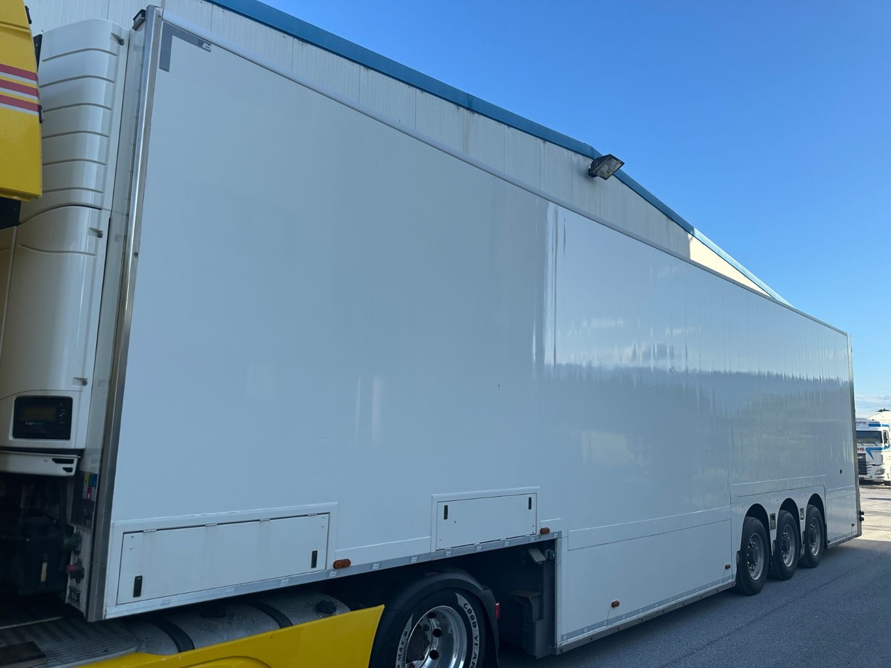 Van Eck Dubbeldeck T3Z Carrier - Furgoonpoolhaagis: pilt 1 Van Eck Dubbeldeck T3Z Carrier - Furgoonpoolhaagis: pilt 1