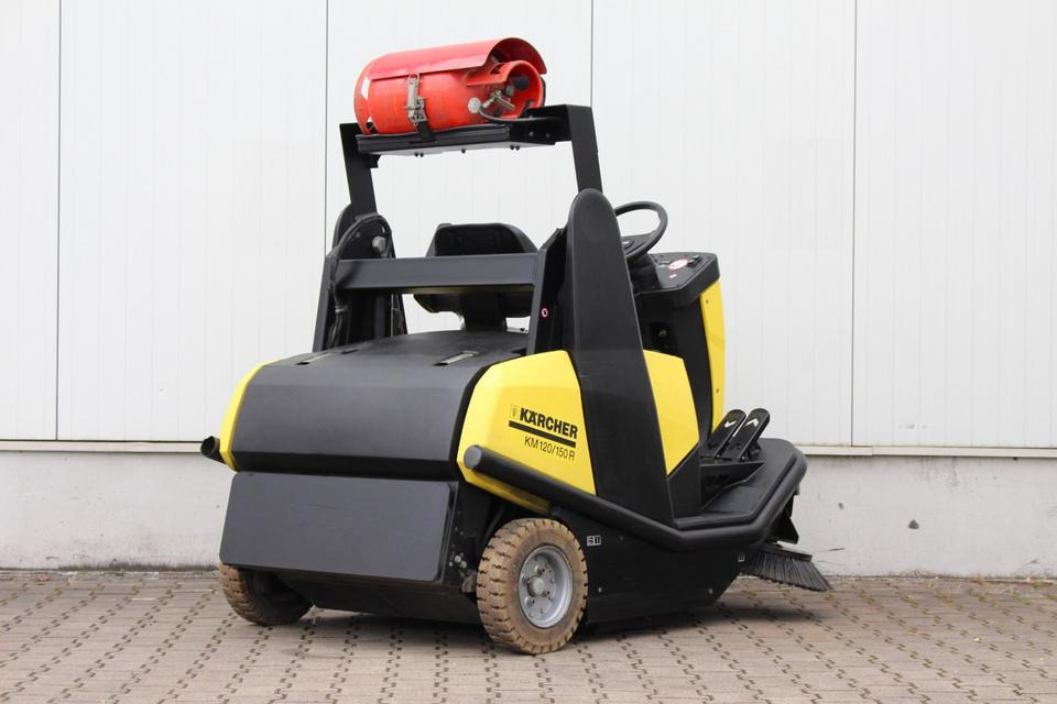 Kärcher KM120/150R LPG Aufsitz- Kehrsaugmaschine Kehrmaschine Gas - Tööstuslik kuivpühkimismasin: pilt 3 Kärcher KM120/150R LPG Aufsitz- Kehrsaugmaschine Kehrmaschine Gas - Tööstuslik kuivpühkimismasin: pilt 3