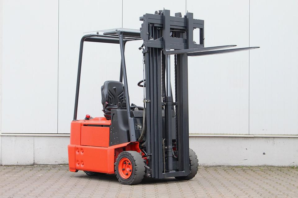 LINDE E15Z-02 Triplex 4,7m - Elektritõstuk: pilt 4 LINDE E15Z-02 Triplex 4,7m - Elektritõstuk: pilt 4