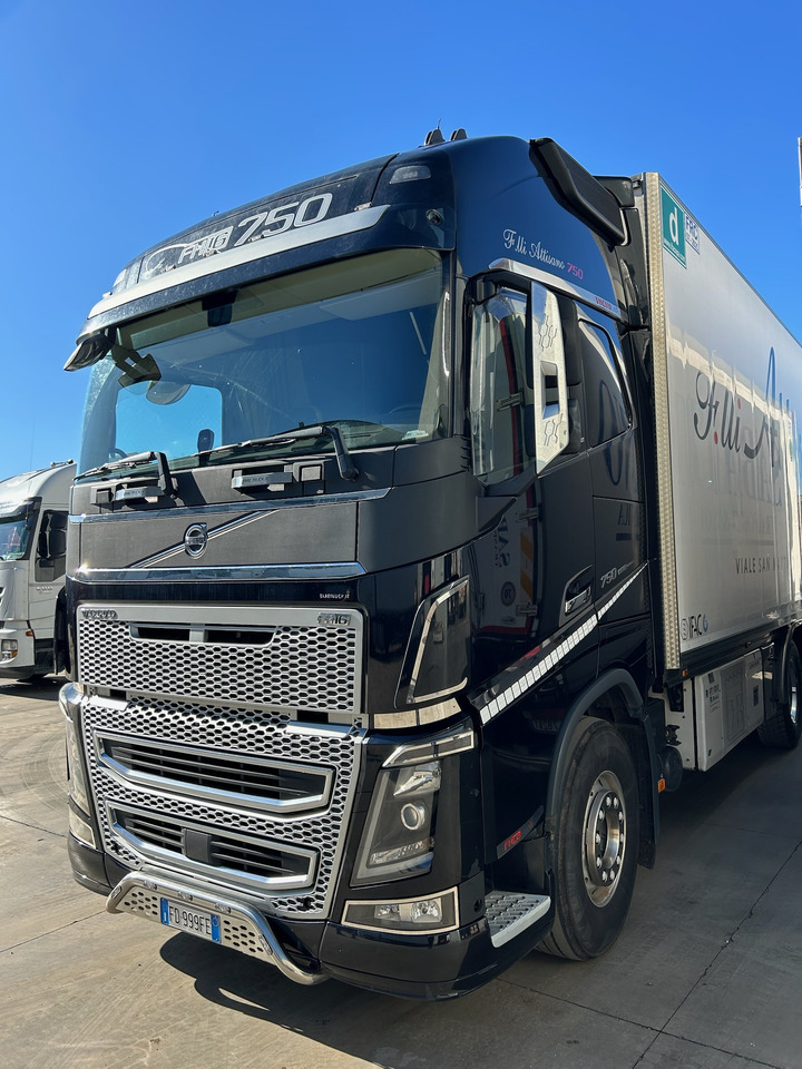VOLVO FH 750 - Külmutiga veoauto: pilt 5 VOLVO FH 750 - Külmutiga veoauto: pilt 5