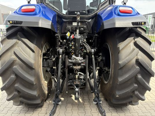 New Holland T7.300 PLMi - Traktor: pilt 4 New Holland T7.300 PLMi - Traktor: pilt 4