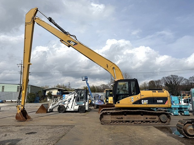 CAT 320DL-E - Lintekskavaator: pilt 2 CAT 320DL-E - Lintekskavaator: pilt 2