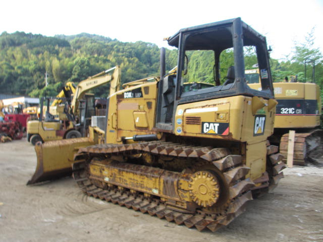 CAT D3K2 - Buldooser: pilt 2 CAT D3K2 - Buldooser: pilt 2