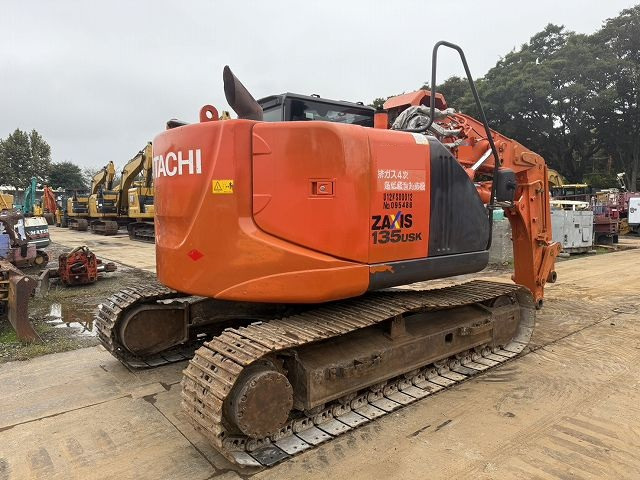HITACHI ZX135USK-5B - Lintekskavaator: pilt 5 HITACHI ZX135USK-5B - Lintekskavaator: pilt 5