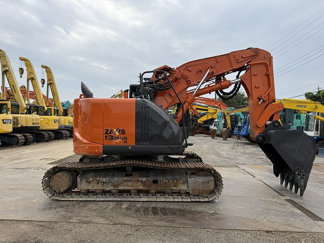 HITACHI ZX135USK-5B - Lintekskavaator: pilt 3 HITACHI ZX135USK-5B - Lintekskavaator: pilt 3
