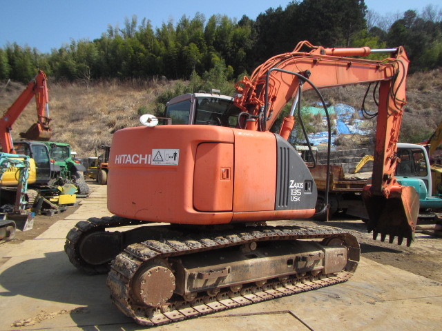 HITACHI ZX135USK - Lintekskavaator: pilt 4 HITACHI ZX135USK - Lintekskavaator: pilt 4