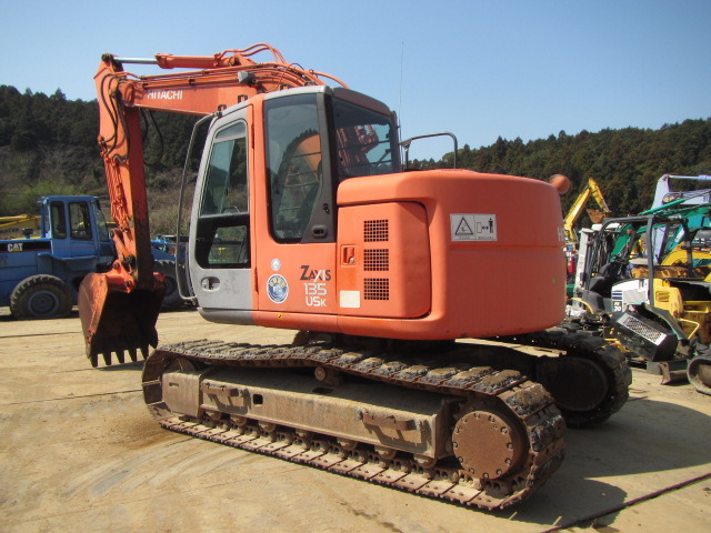 HITACHI ZX135USK - Lintekskavaator: pilt 2 HITACHI ZX135USK - Lintekskavaator: pilt 2