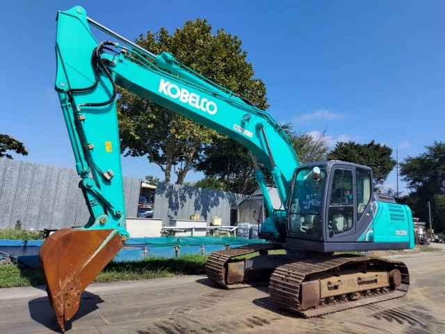 KOBELCO SK200-10 - Lintekskavaator: pilt 1 KOBELCO SK200-10 - Lintekskavaator: pilt 1