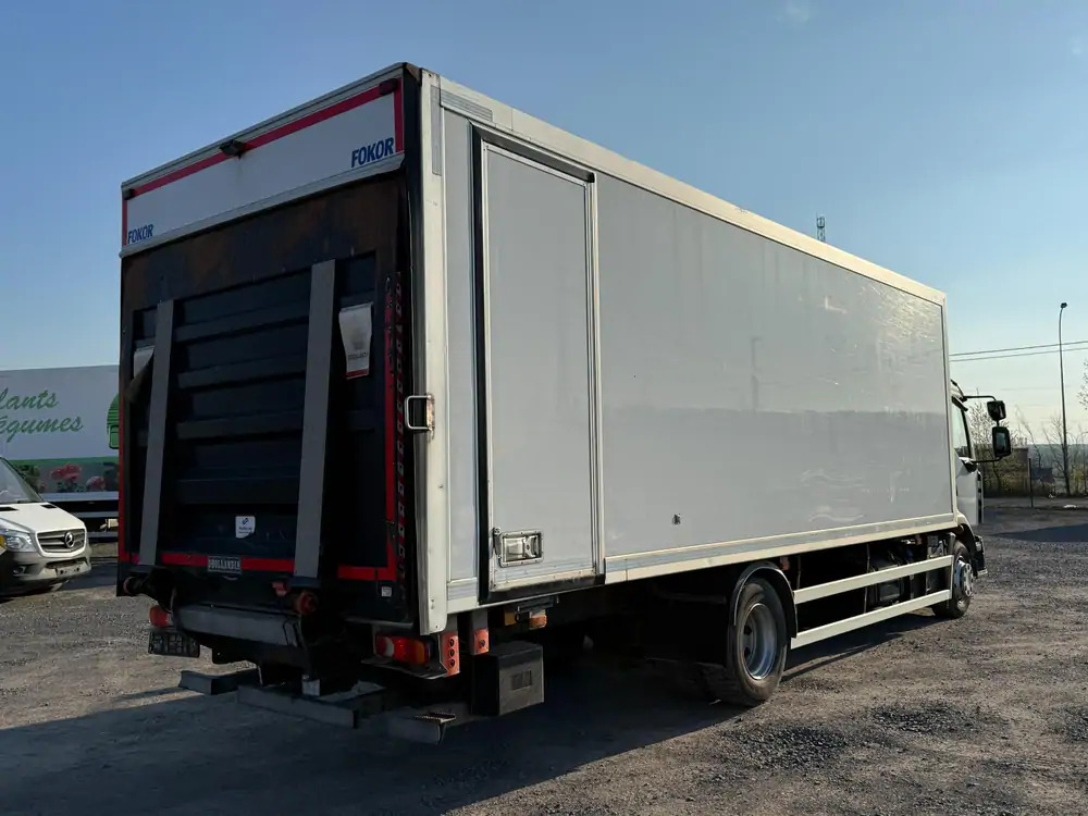 Renault D14 250 *D14 250 cv* - Kasti veoauto: pilt 4 Renault D14 250 *D14 250 cv* - Kasti veoauto: pilt 4