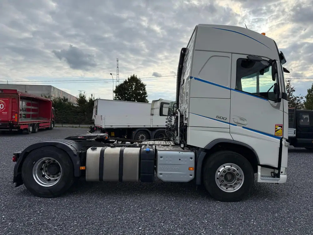 Volvo FH 500 Globetrotter Jantes alcoa*Hydraulique*Euro6 - Sadulveok: pilt 3 Volvo FH 500 Globetrotter Jantes alcoa*Hydraulique*Euro6 - Sadulveok: pilt 3