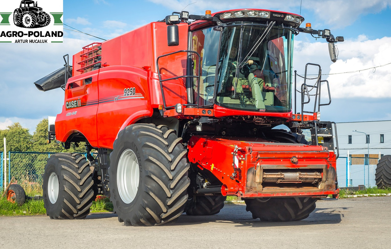 CASE IH IH 9250 AFS - 2019 ROK - 4X4 - 10,7 M. - GPS - AUTOPILOT - 2754H - Kombain: pilt 3 CASE IH IH 9250 AFS - 2019 ROK - 4X4 - 10,7 M. - GPS - AUTOPILOT - 2754H - Kombain: pilt 3