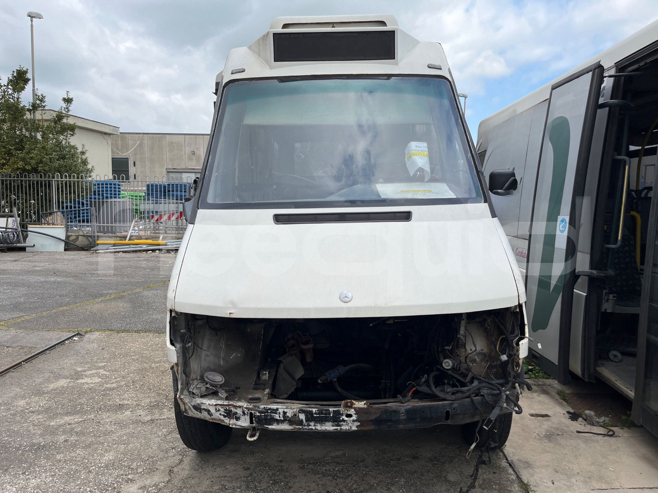 Mercedes-Benz 414T - Väikebuss, Mikrobuss: pilt 2 Mercedes-Benz 414T - Väikebuss, Mikrobuss: pilt 2