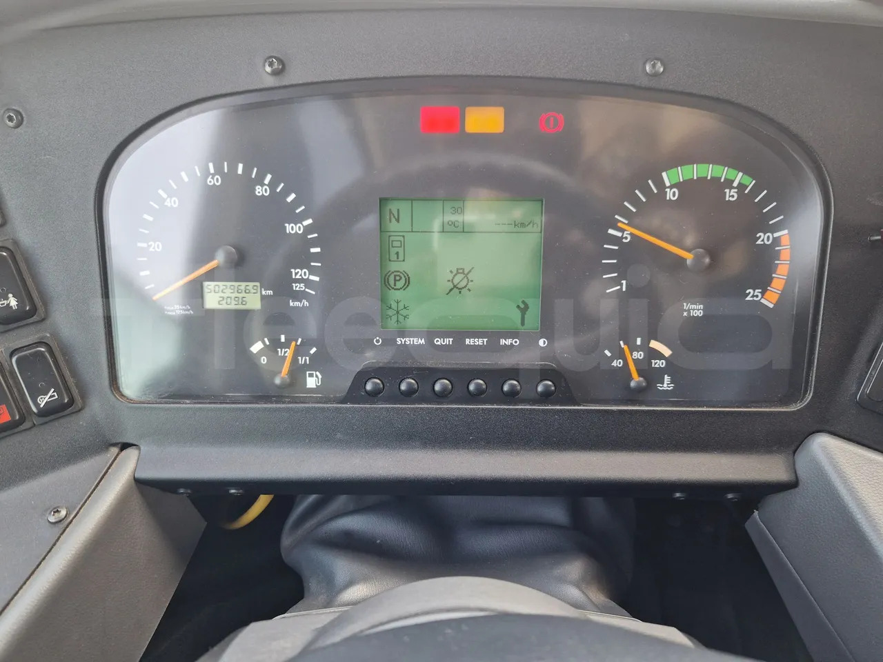 Mercedes-Benz Tourismo - Kaugsõidu buss: pilt 3 Mercedes-Benz Tourismo - Kaugsõidu buss: pilt 3