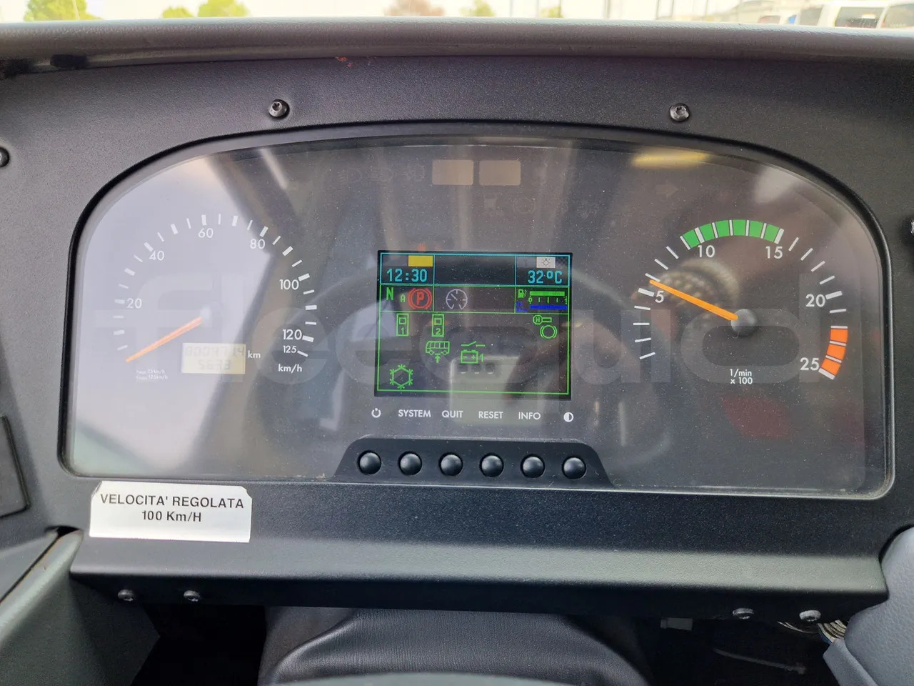 Mercedes-Benz Tourismo - Kaugsõidu buss: pilt 3 Mercedes-Benz Tourismo - Kaugsõidu buss: pilt 3