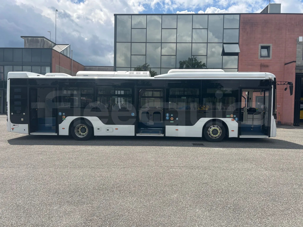 Linnaliini buss, Elektribuss Zonson Granton: pilt 12