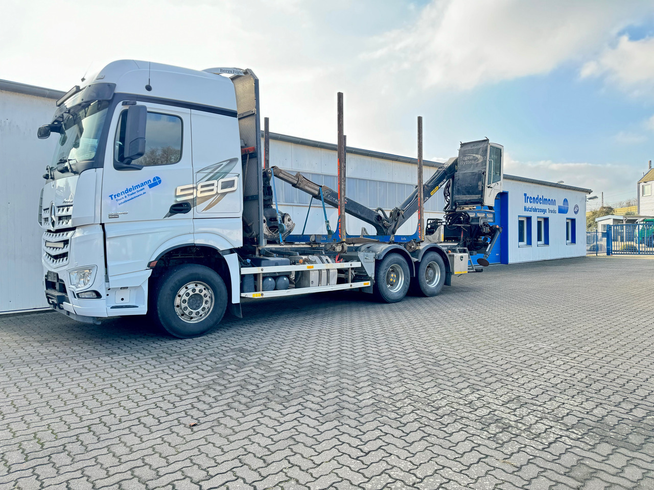 Mercedes Arocs 3358 L 6x4 Radstand 4500 Arocs 3358 L 6x4 Blatt-Luft Gefedert - Metsaveok: pilt 3 Mercedes Arocs 3358 L 6x4 Radstand 4500 Arocs 3358 L 6x4 Blatt-Luft Gefedert - Metsaveok: pilt 3