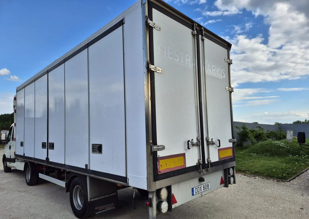Iveco Ciągnik siodłowy 35c17 - Kabiinišassiiga veoauto: pilt 2 Iveco Ciągnik siodłowy 35c17 - Kabiinišassiiga veoauto: pilt 2
