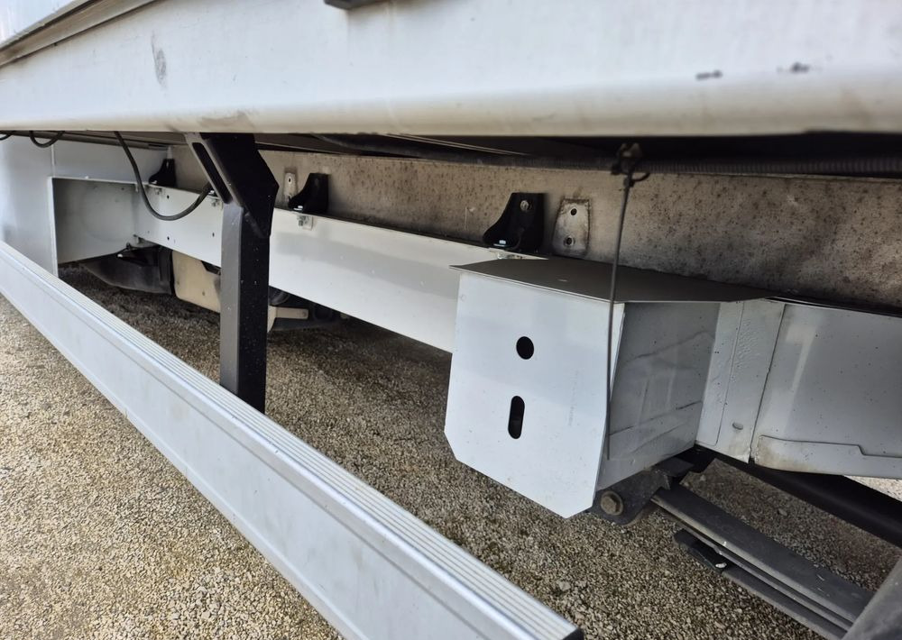 Renault 2.3 Plandeka Burto-Firanka 10 palet - Madelauto: pilt 4 Renault 2.3 Plandeka Burto-Firanka 10 palet - Madelauto: pilt 4