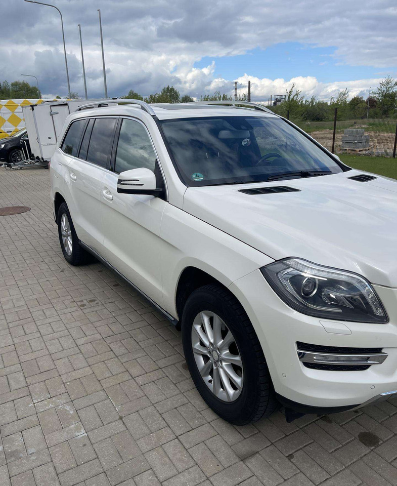 Mercedes-Benz GL350 - Maastur: pilt 2 Mercedes-Benz GL350 - Maastur: pilt 2