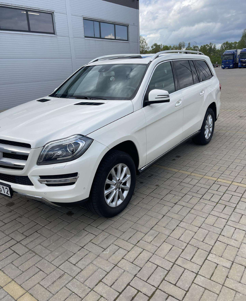 Mercedes-Benz GL350 - Maastur: pilt 3 Mercedes-Benz GL350 - Maastur: pilt 3