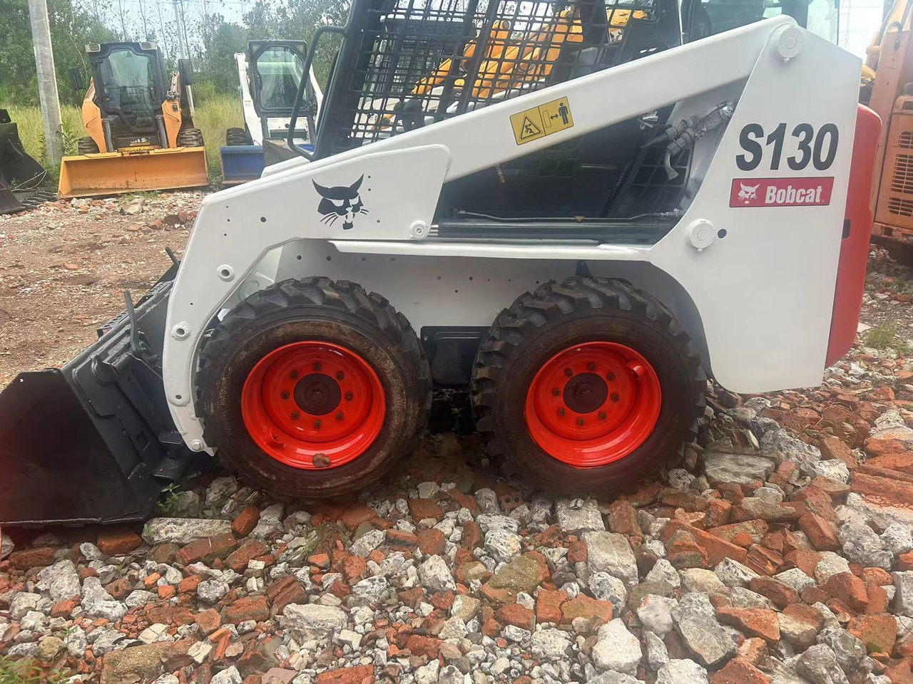 BOBCAT S130 skid steer loader - Kompaktlaadur: pilt 3 BOBCAT S130 skid steer loader - Kompaktlaadur: pilt 3