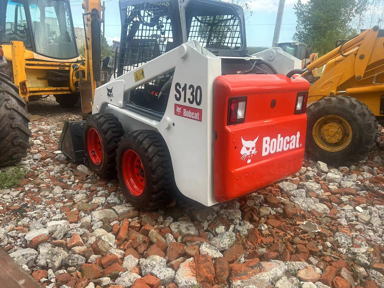 BOBCAT S130 skid steer loader - Kompaktlaadur: pilt 4 BOBCAT S130 skid steer loader - Kompaktlaadur: pilt 4
