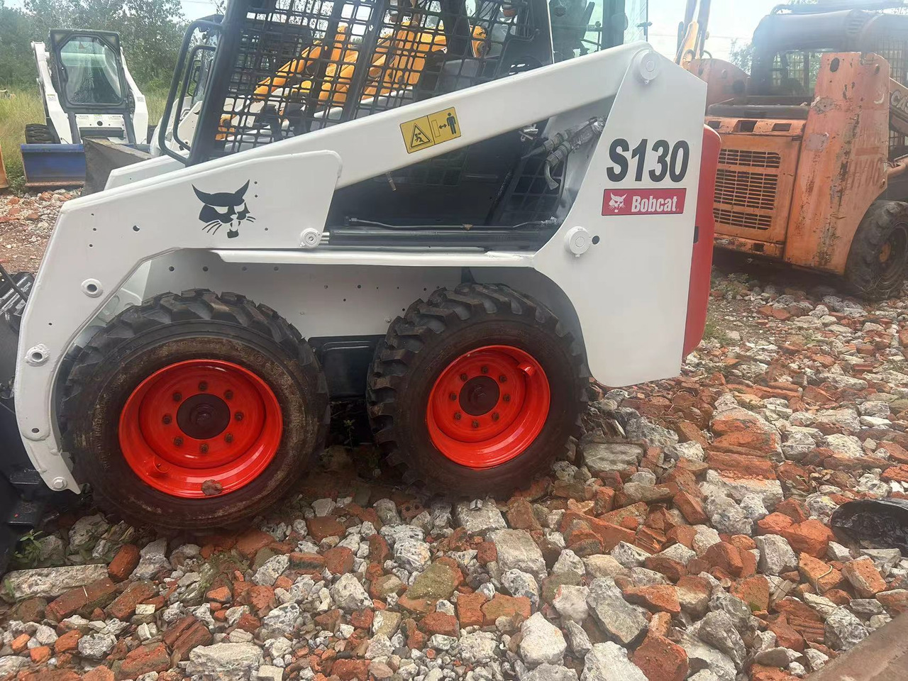 BOBCAT S130 skid steer loader - Kompaktlaadur: pilt 2 BOBCAT S130 skid steer loader - Kompaktlaadur: pilt 2