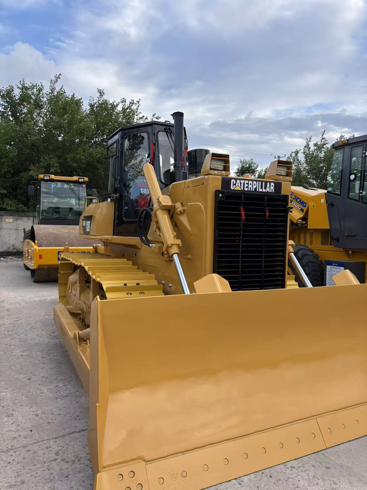 CATERPILLAR D6G caterpillar USA brand Heavy Duty Bulldozer For Mining & Road Construction - Buldooser: pilt 3 CATERPILLAR D6G caterpillar USA brand Heavy Duty Bulldozer For Mining & Road Construction - Buldooser: pilt 3