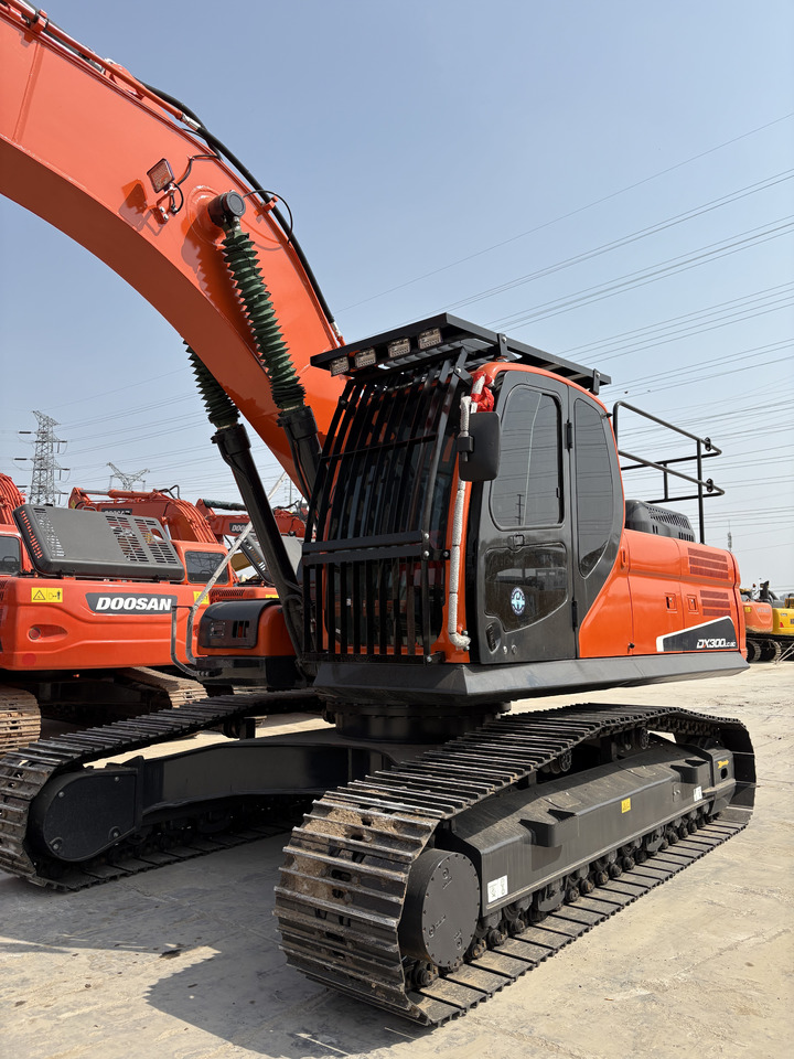 DOOSAN Dx300cl low work hours original excavator - Lintekskavaator: pilt 5 DOOSAN Dx300cl low work hours original excavator - Lintekskavaator: pilt 5