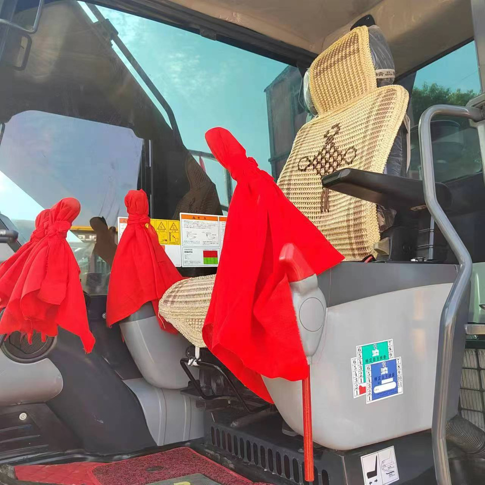 KOMATSU pc200-8N1  used japan brand crawler excavator - Lintekskavaator: pilt 3 KOMATSU pc200-8N1  used japan brand crawler excavator - Lintekskavaator: pilt 3