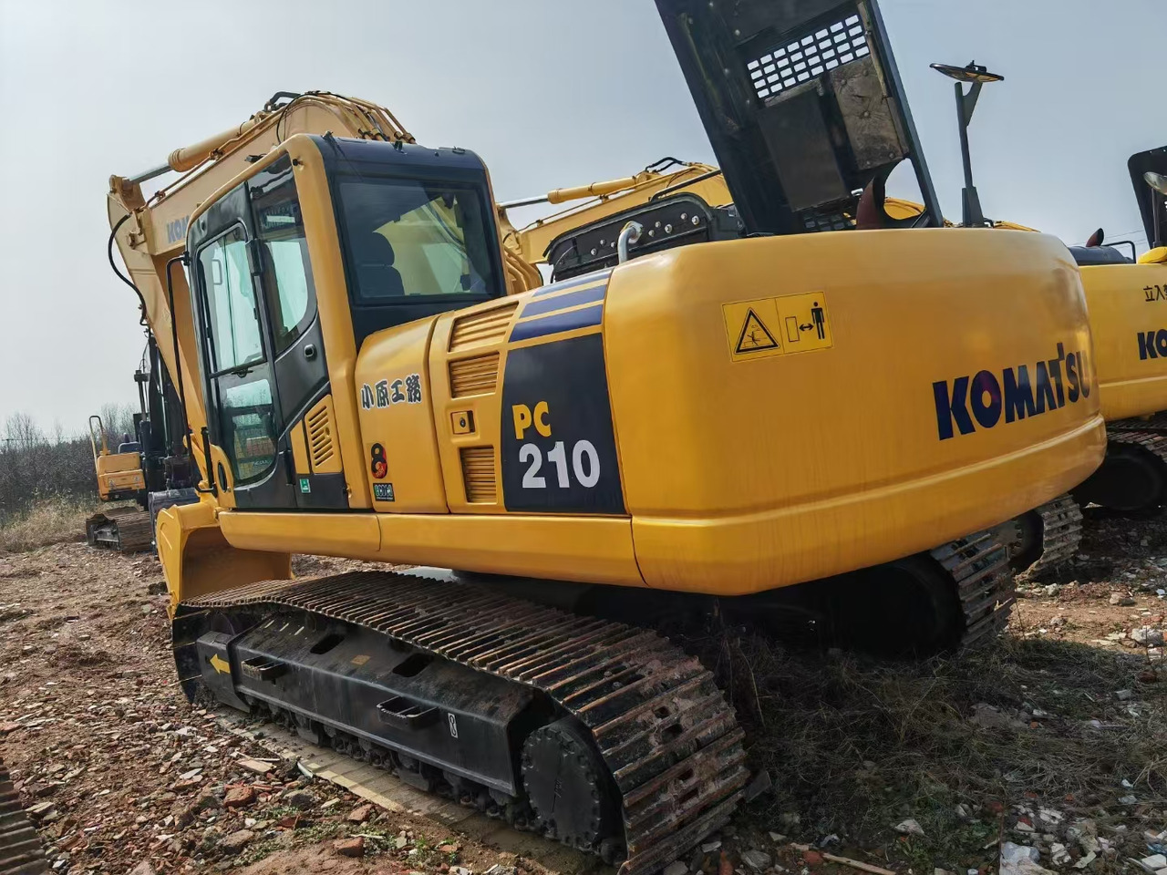KOMATSU pc210-8 used crawler excavator japan brand hot sale - Lintekskavaator: pilt 1 KOMATSU pc210-8 used crawler excavator japan brand hot sale - Lintekskavaator: pilt 1