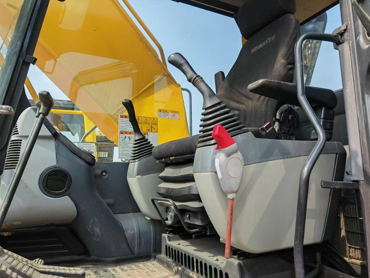 KOMATSU pc210-8 used crawler excavator japan brand hot sale - Lintekskavaator: pilt 2 KOMATSU pc210-8 used crawler excavator japan brand hot sale - Lintekskavaator: pilt 2