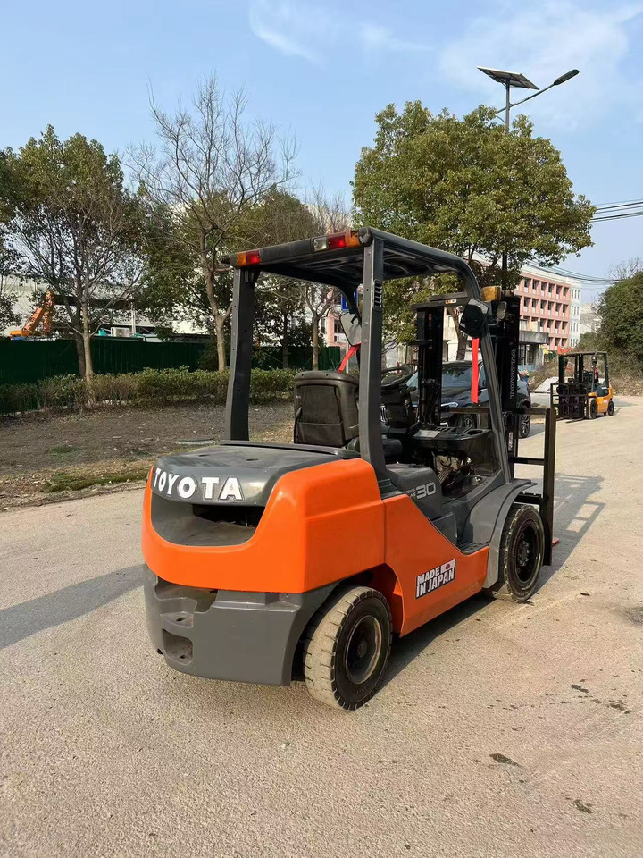 TOYOTA 3 ton 8F used japan brand diesel forklift - Diiseltõstuk: pilt 4 TOYOTA 3 ton 8F used japan brand diesel forklift - Diiseltõstuk: pilt 4